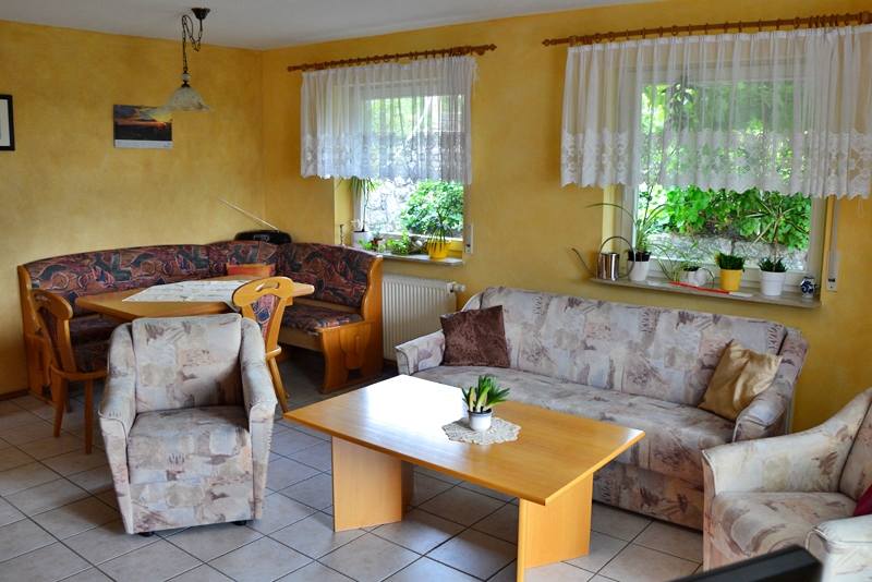 Ferienhof Straub Sasbach Ferienwohnung Weinberg-Idylle Wohnzimmer