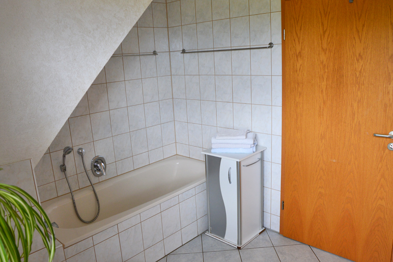 Ferienhof Straub Sasbach Ferienwohnung Panorama-Blick Bad